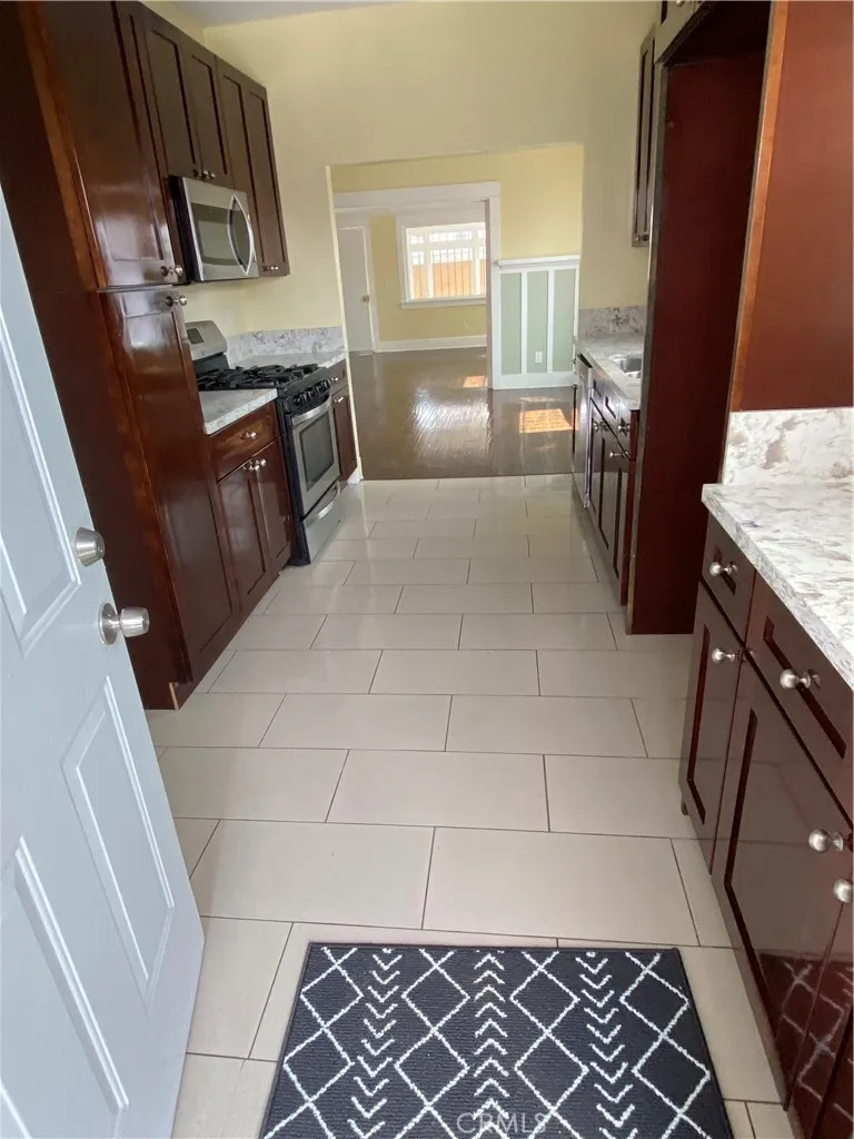 1331 Atlantic Avenue Long Beach, CA 90813
