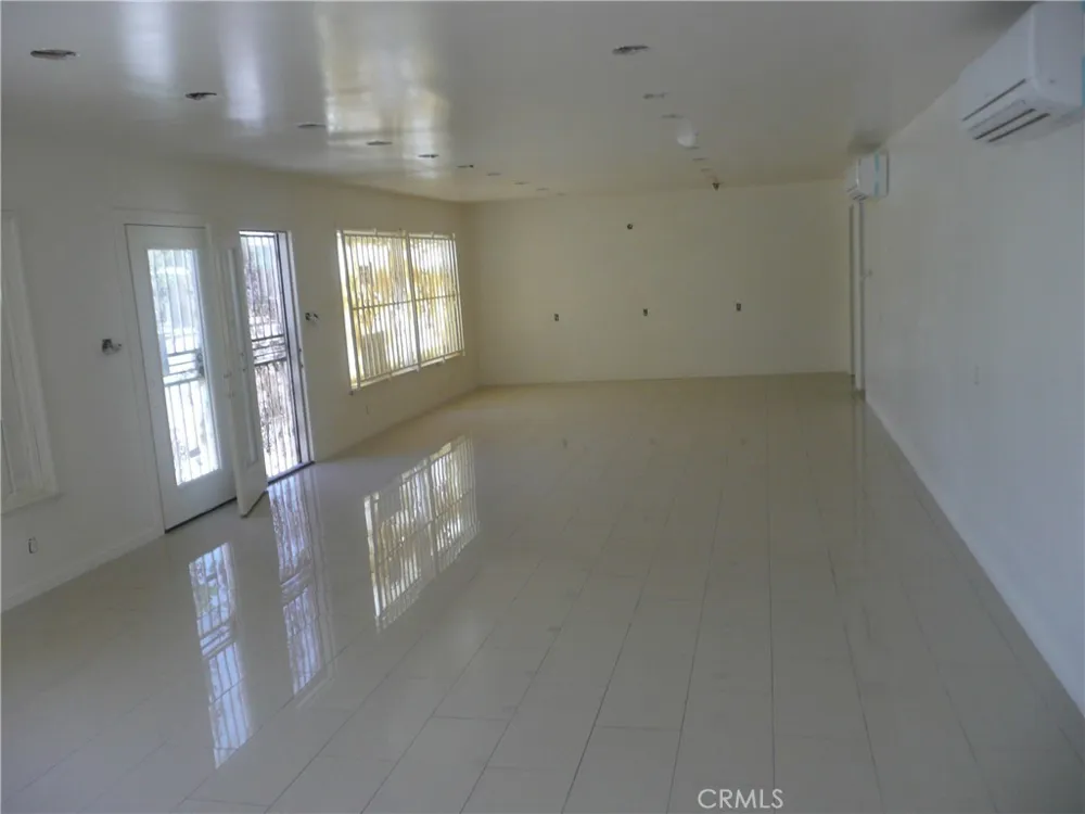 1331 Atlantic Avenue Long Beach, CA 90813