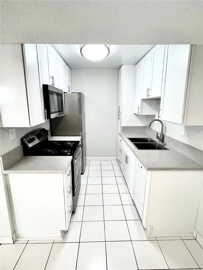 502 Elena Avenue #1-7 Redondo Beach, CA 90277