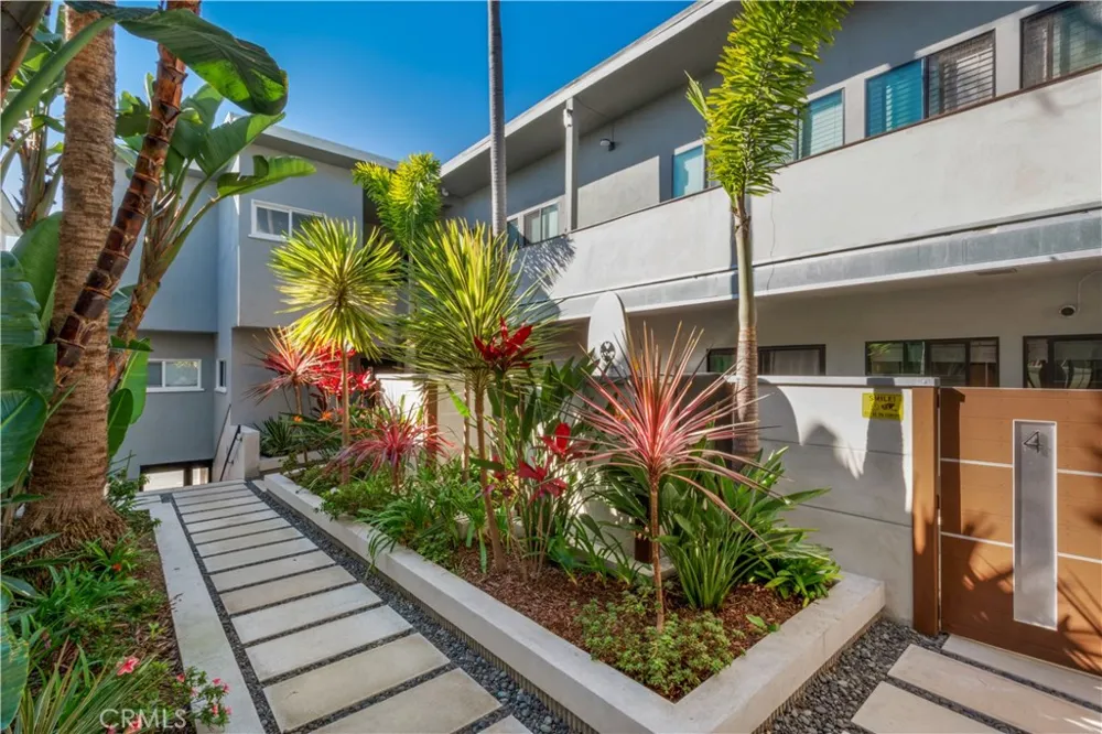 1702 Hermosa Avenue Hermosa Beach, CA 90254