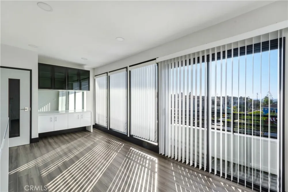 1702 Hermosa Avenue Hermosa Beach, CA 90254