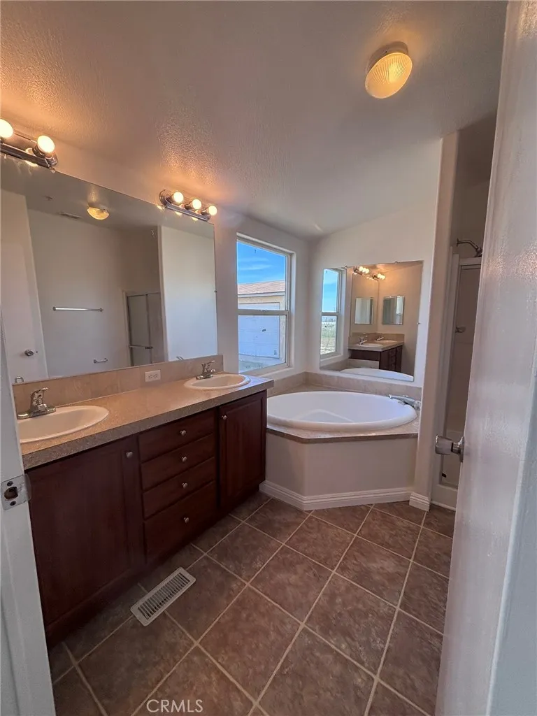 10024 Anderson Ranch Phelan, CA 92371