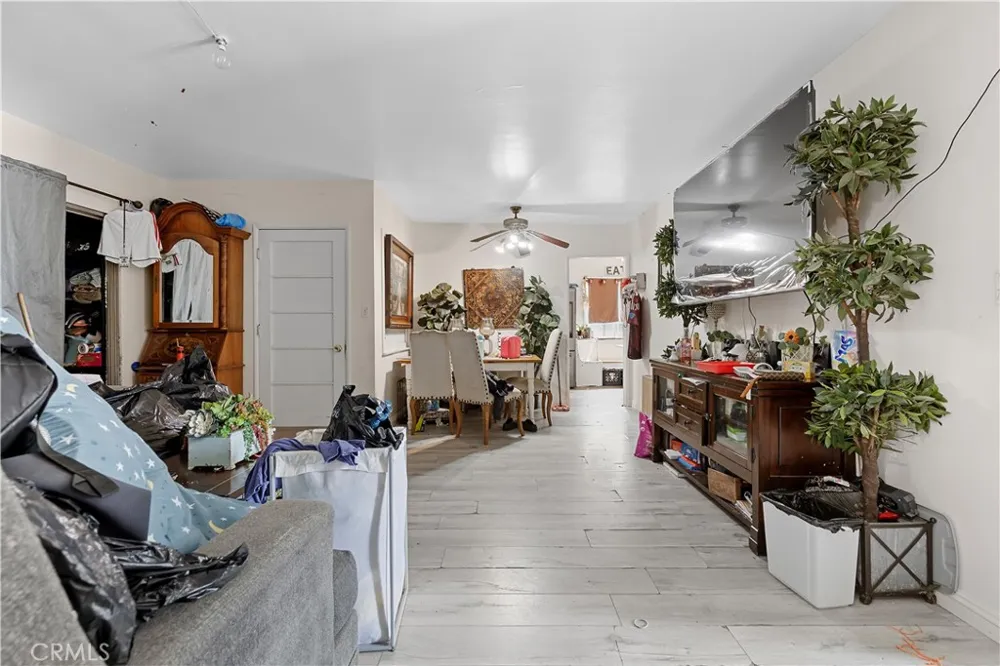 2005 W 11th Santa Ana, CA 92703