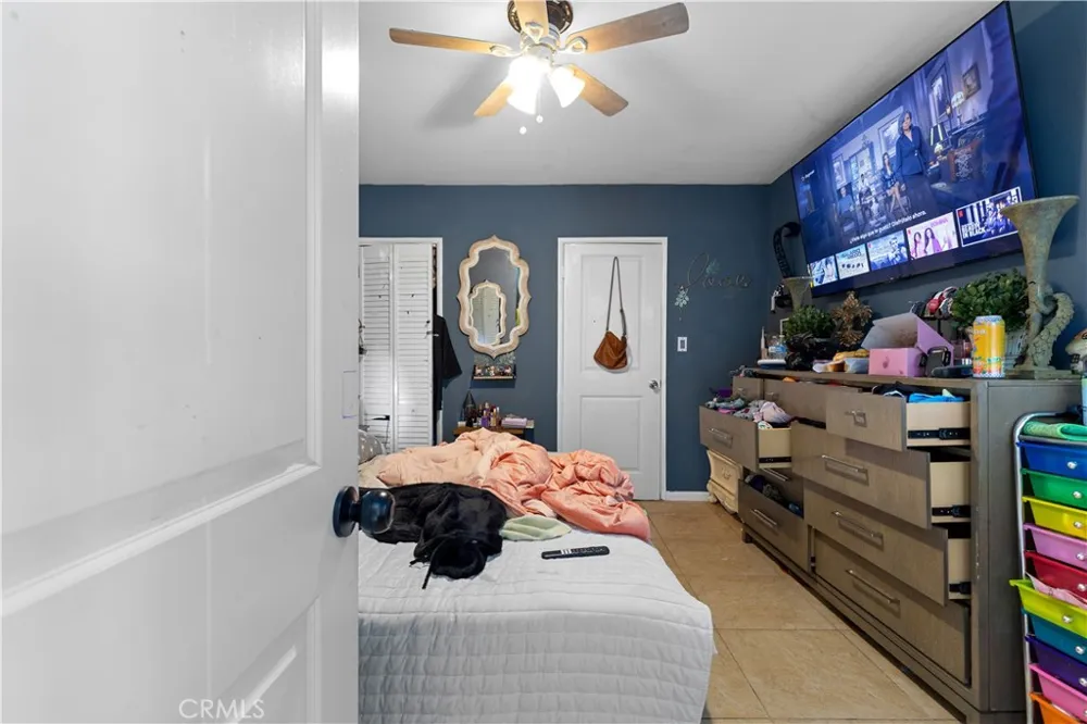 2005 W 11th Santa Ana, CA 92703