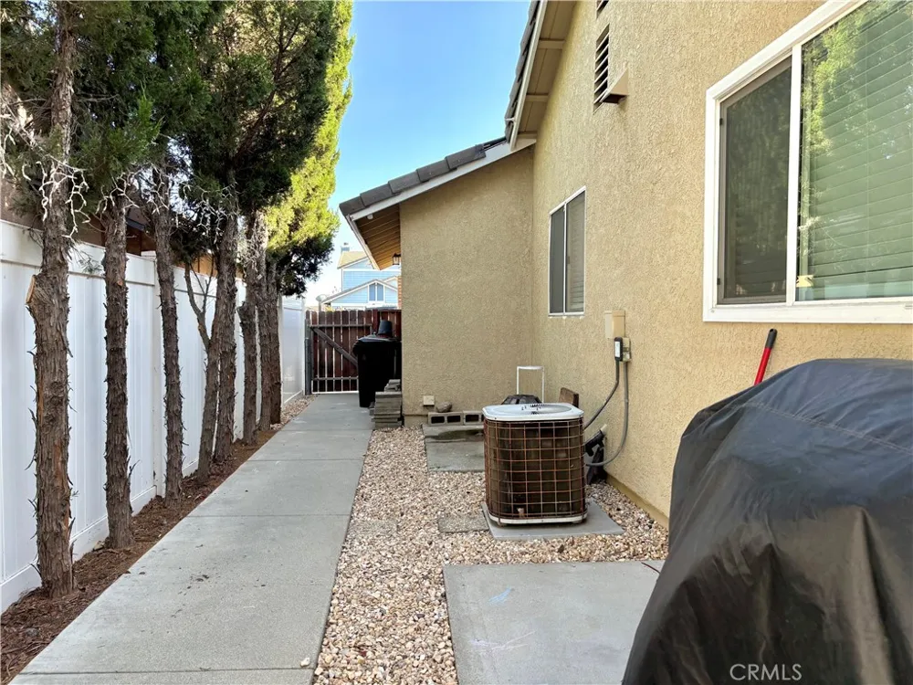 2522 W Calle Vista Drive Rialto, CA 92377