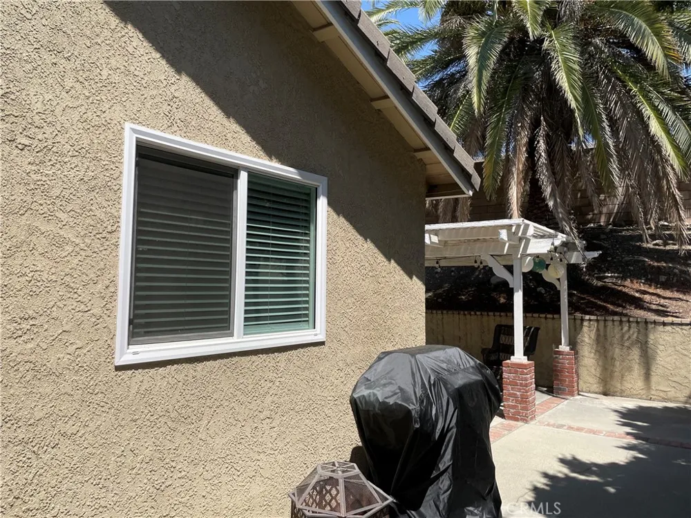 2522 W Calle Vista Drive Rialto, CA 92377