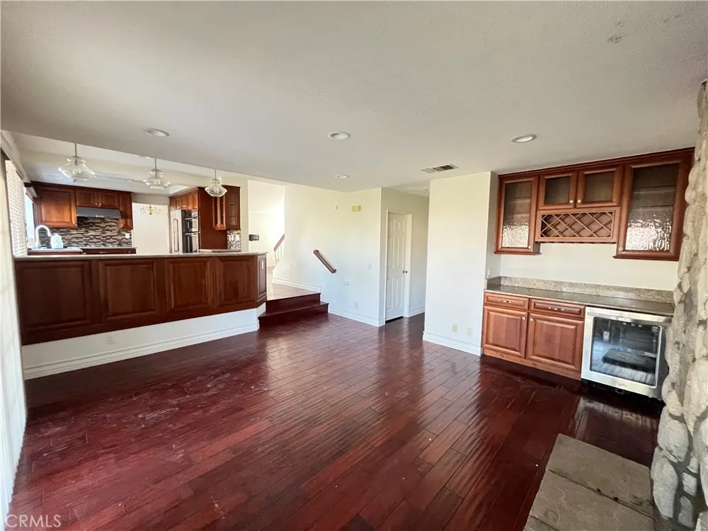 926 S Essex San Dimas, CA 91773