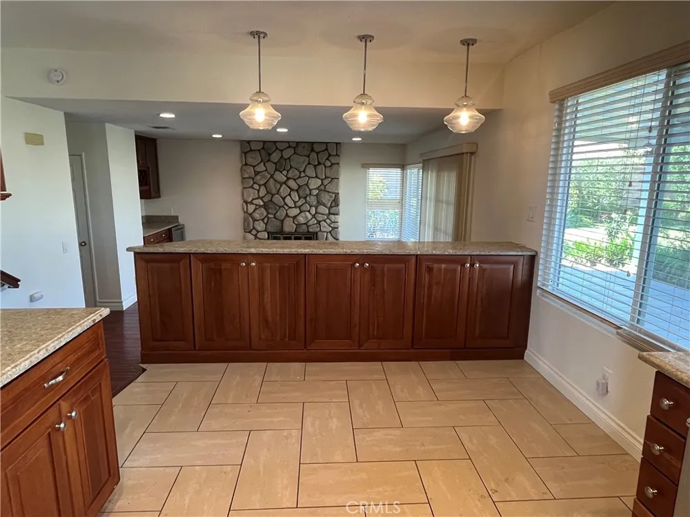 926 S Essex San Dimas, CA 91773