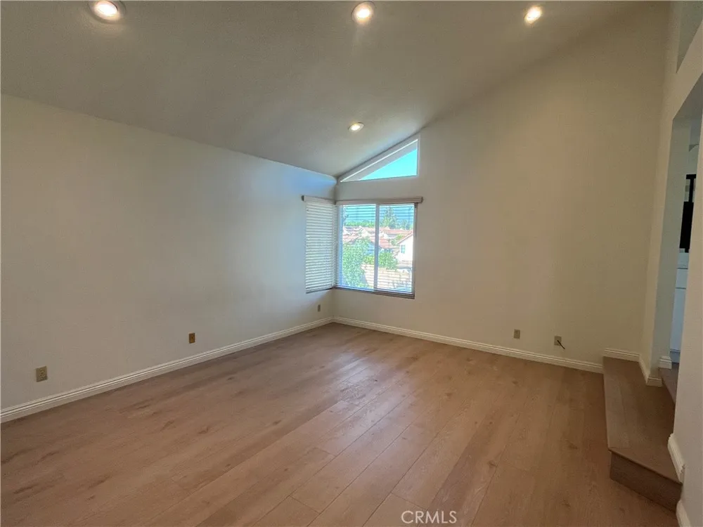 926 S Essex San Dimas, CA 91773