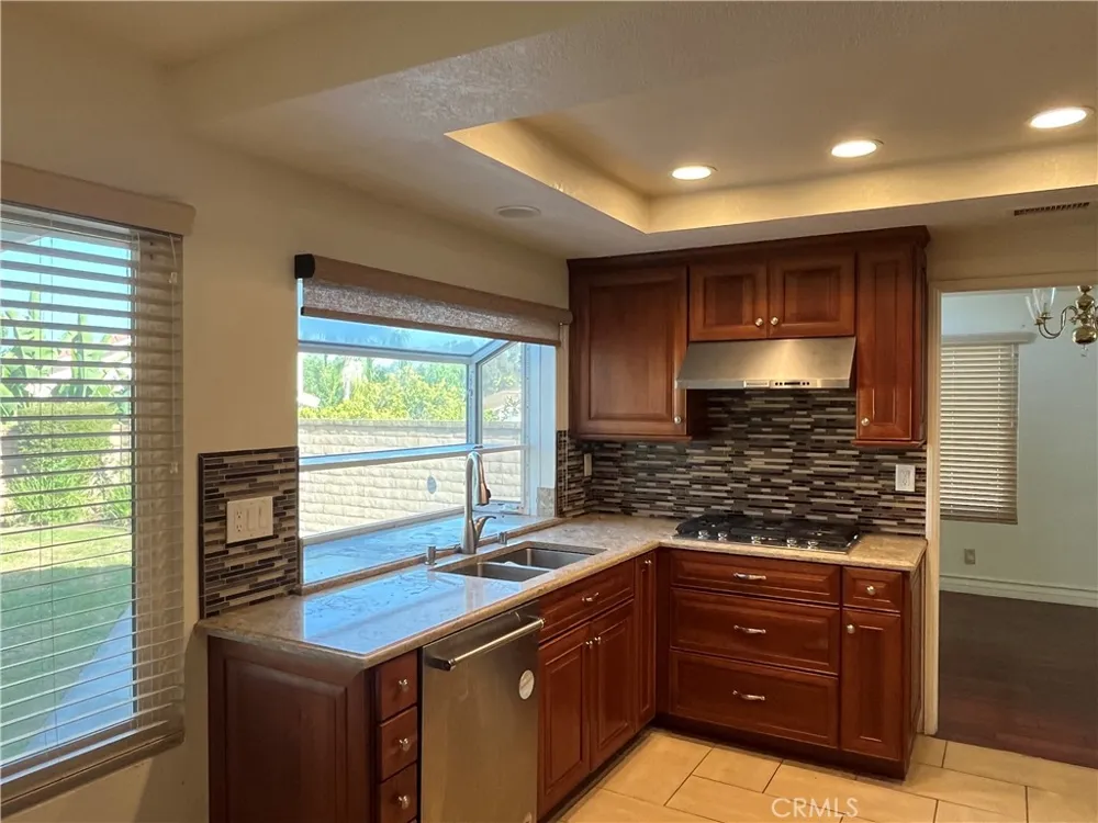 926 S Essex San Dimas, CA 91773