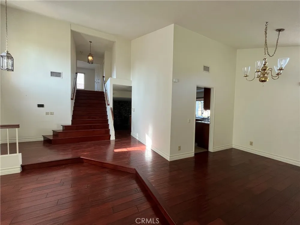 926 S Essex San Dimas, CA 91773