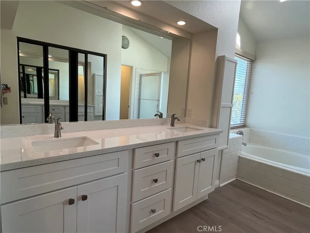 926 S Essex San Dimas, CA 91773