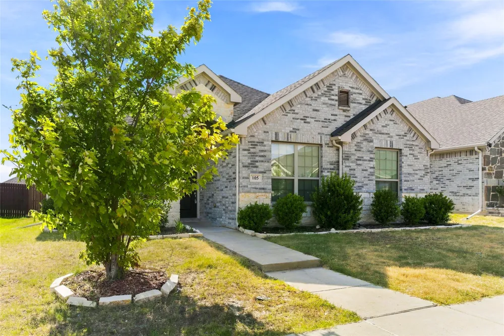 105 Finlee Lane Red Oak, TX 75154