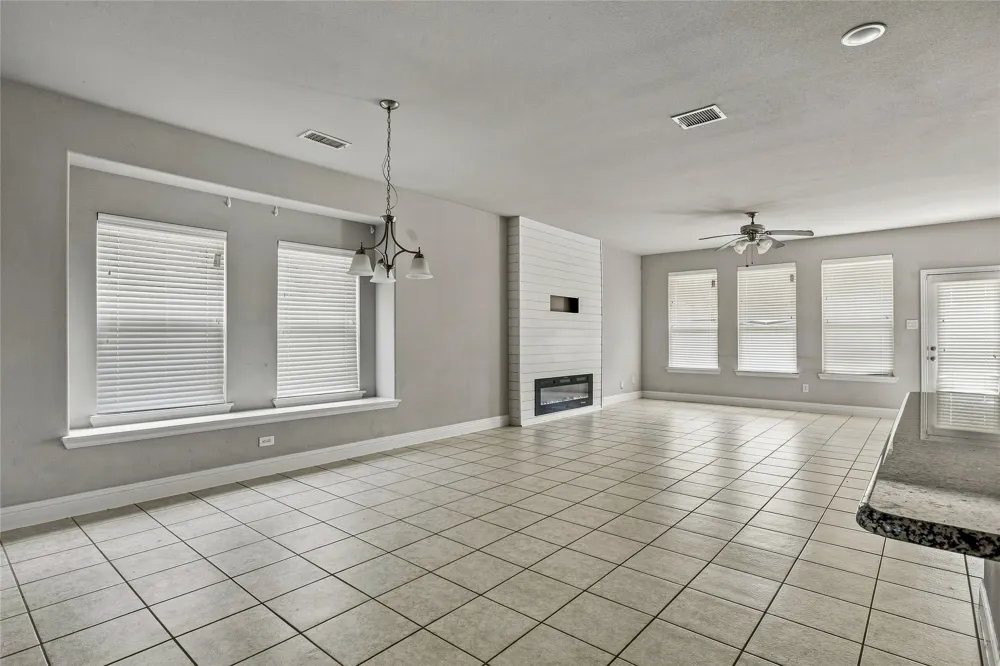 105 Finlee Lane Red Oak, TX 75154