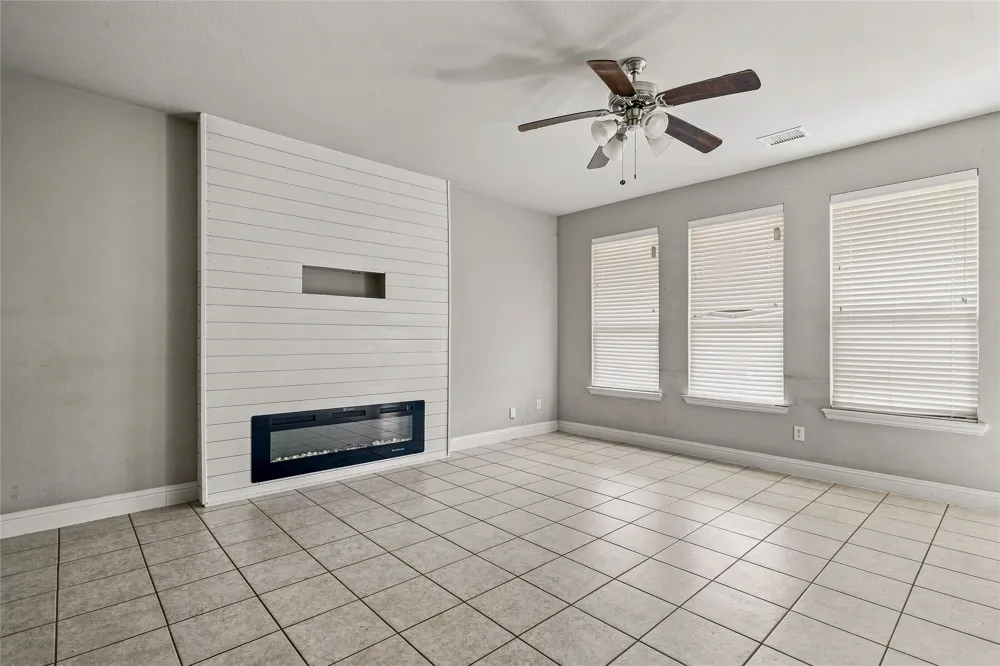 105 Finlee Lane Red Oak, TX 75154