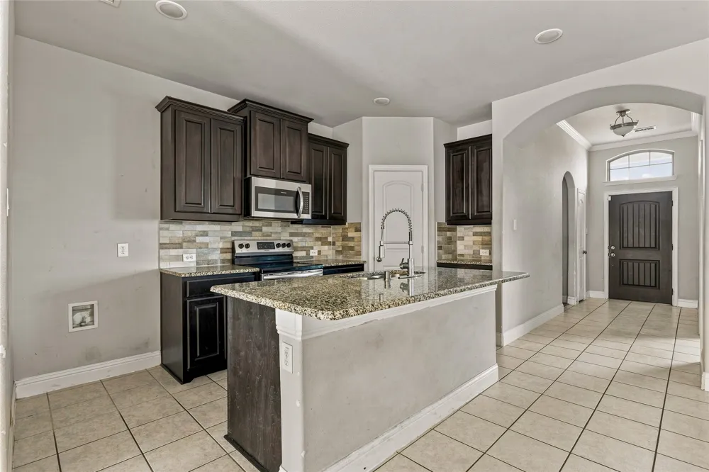 105 Finlee Lane Red Oak, TX 75154