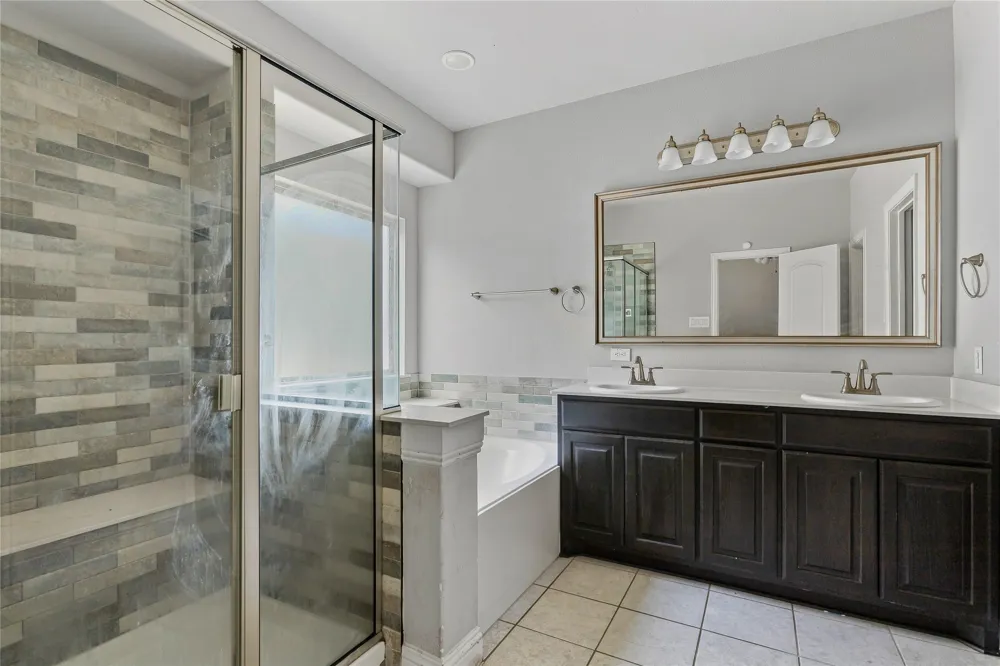 105 Finlee Lane Red Oak, TX 75154