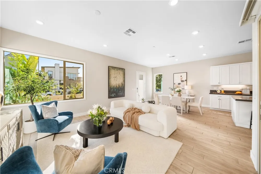 151 Scale Irvine, CA 92618