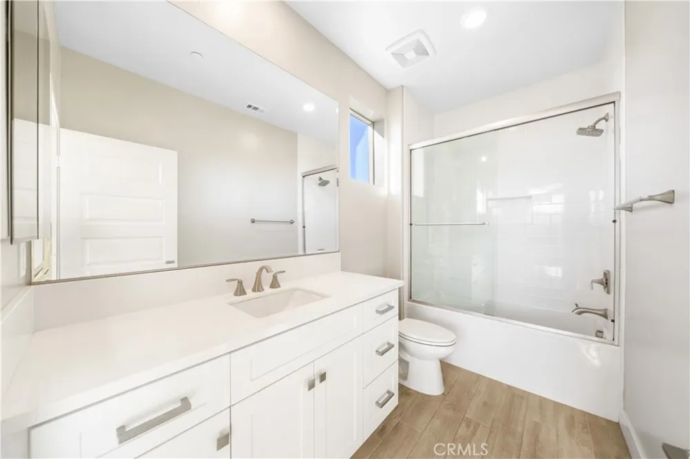 151 Scale Irvine, CA 92618