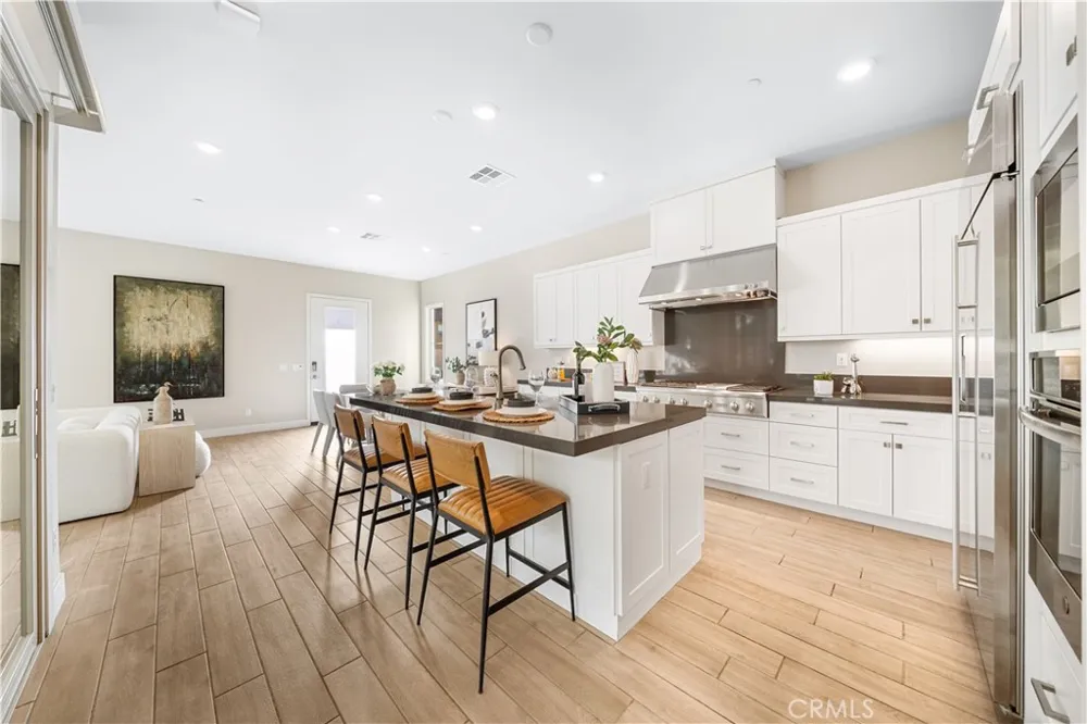 151 Scale Irvine, CA 92618