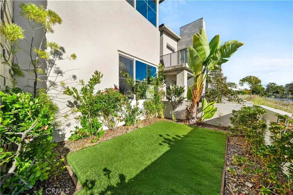 151 Scale Irvine, CA 92618