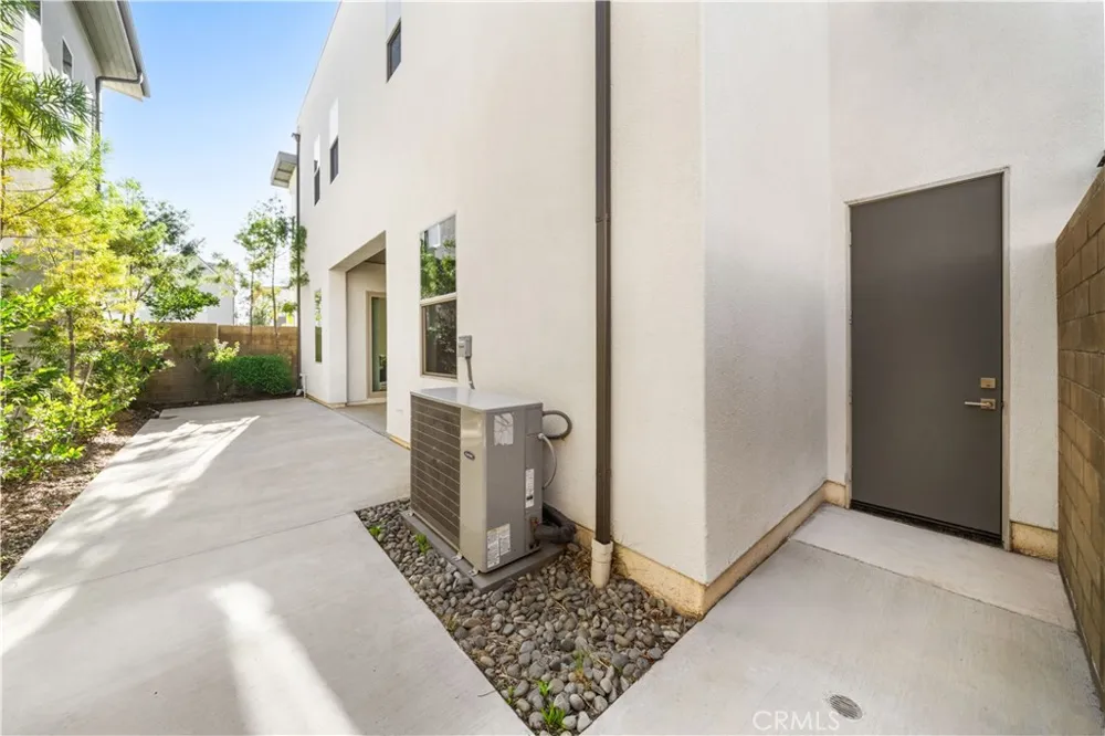 151 Scale Irvine, CA 92618