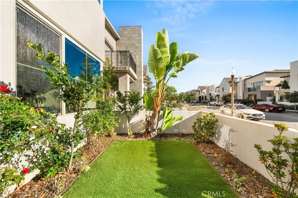151 Scale Irvine, CA 92618
