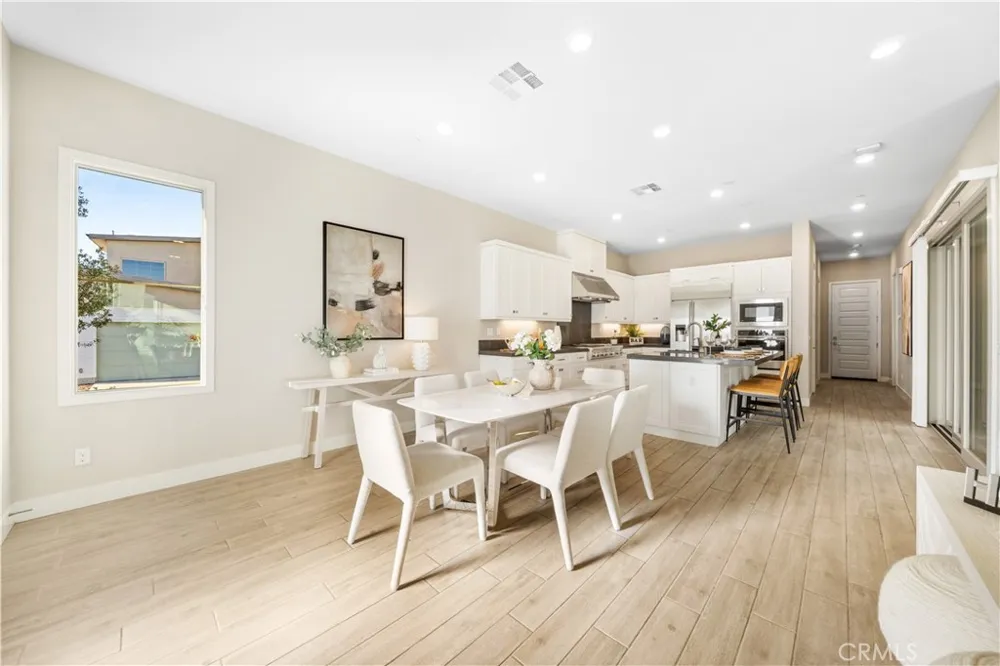 151 Scale Irvine, CA 92618