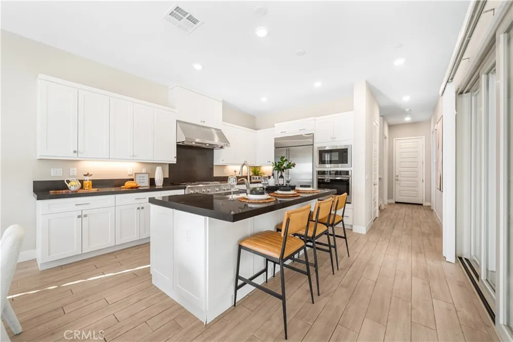 151 Scale Irvine, CA 92618
