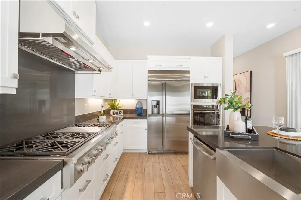 151 Scale Irvine, CA 92618