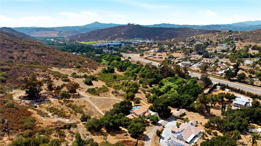 3110 Stoney Oak Spring Valley, CA 91978