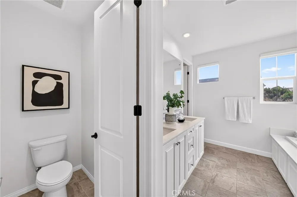 34 Ocaso Rancho Mission Viejo, CA 92694