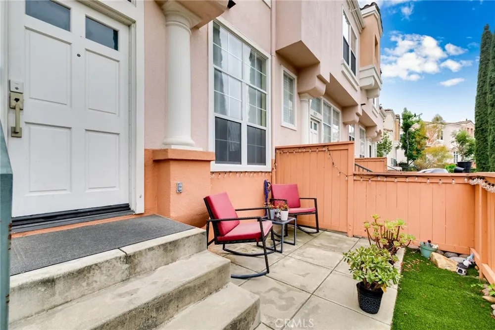 8125 E Santo Court Anaheim Hills, CA 92808
