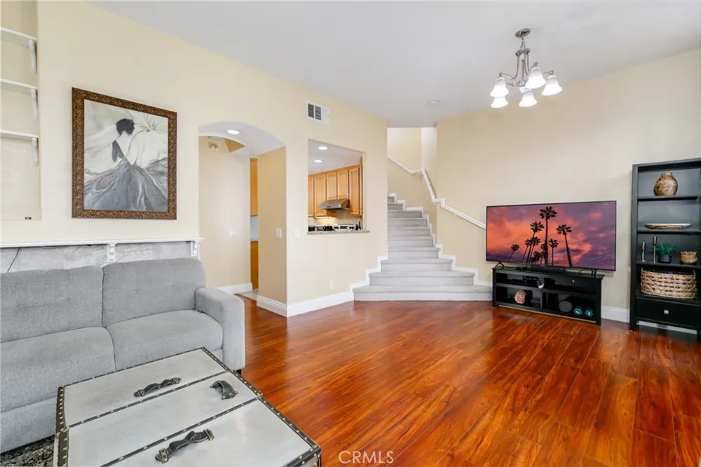 8125 E Santo Court Anaheim Hills, CA 92808