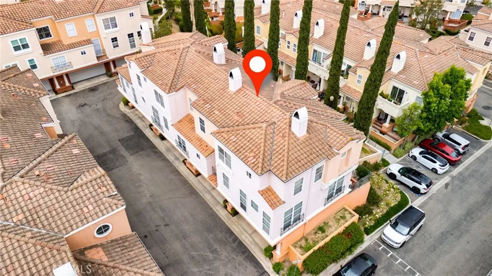 8125 E Santo Court Anaheim Hills, CA 92808
