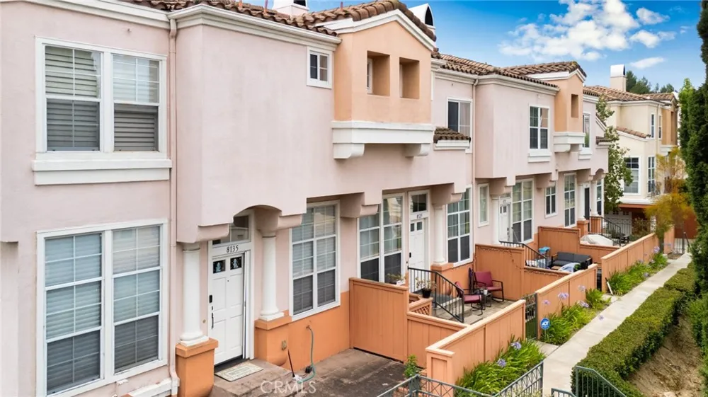 8125 E Santo Court Anaheim Hills, CA 92808