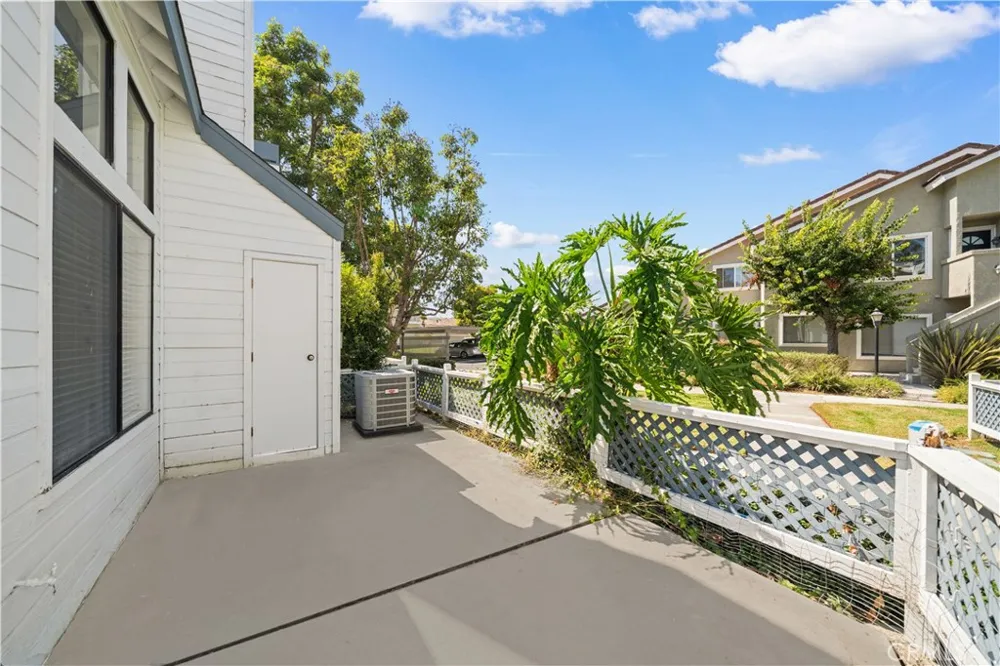 97 Fallingstar #56 Irvine, CA 92614