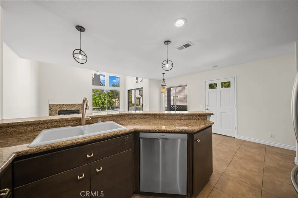 97 Fallingstar #56 Irvine, CA 92614