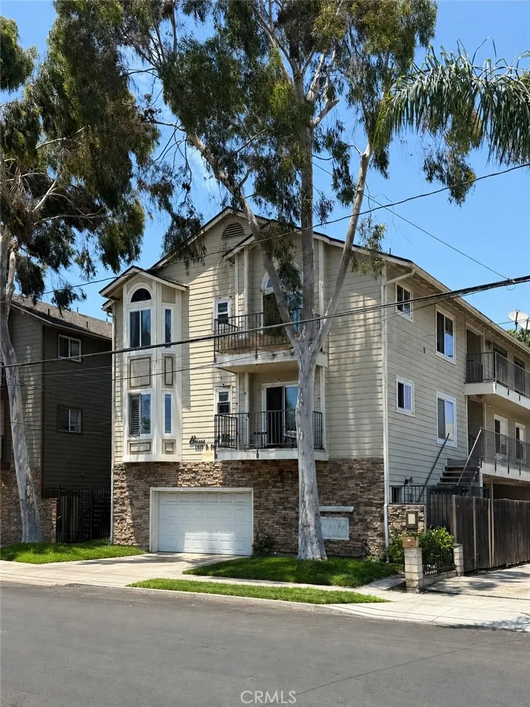 1637 E 5th Street #302 Long Beach, CA 90802