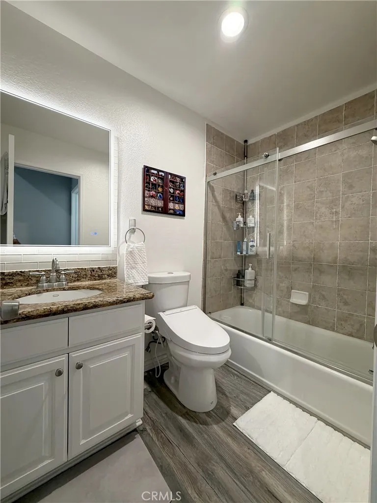 1637 E 5th Street #302 Long Beach, CA 90802