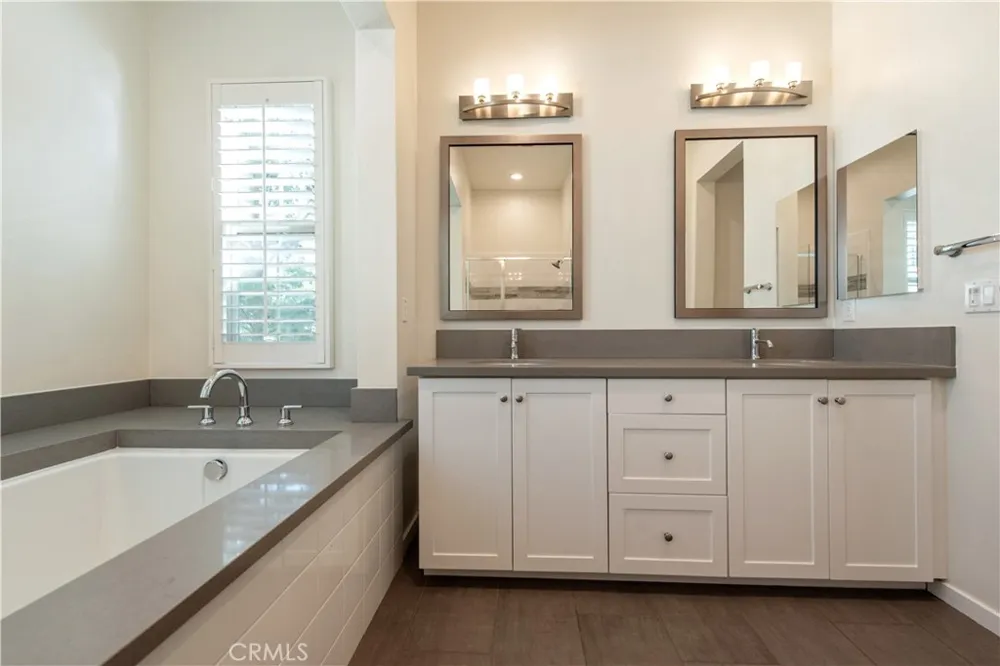 256 Borrego Irvine, CA 92618