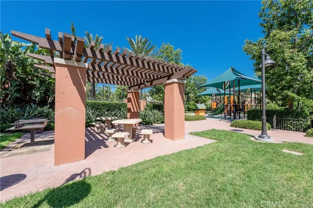 256 Borrego Irvine, CA 92618