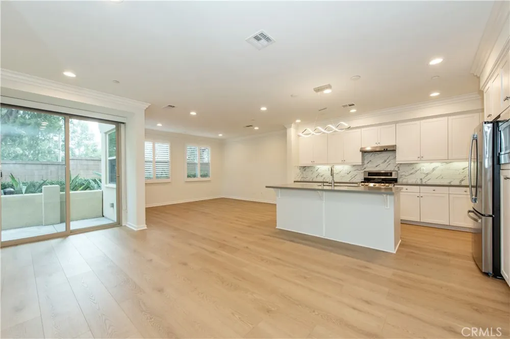 256 Borrego Irvine, CA 92618