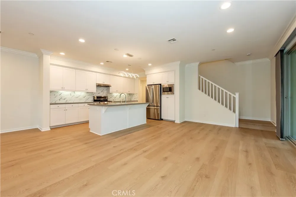 256 Borrego Irvine, CA 92618