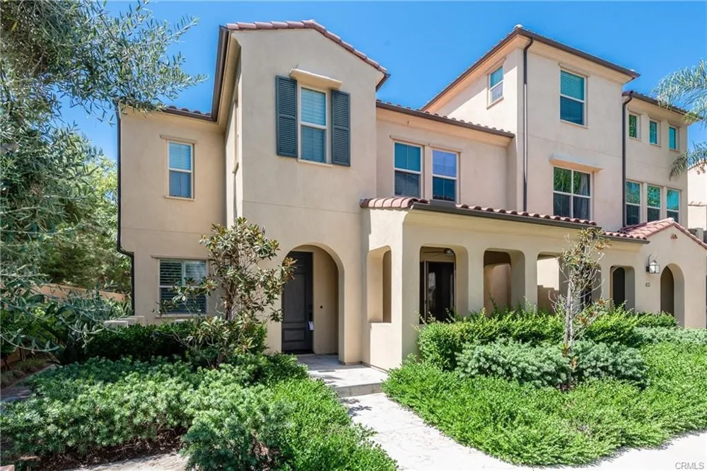256 Borrego Irvine, CA 92618