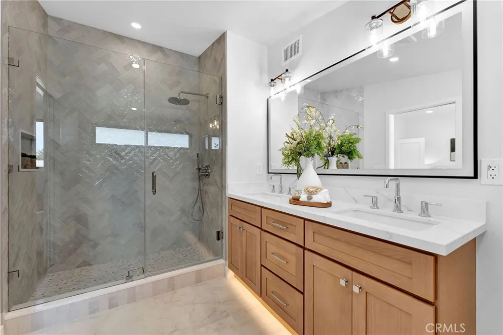 3064 Gibraltar Costa Mesa, CA 92626