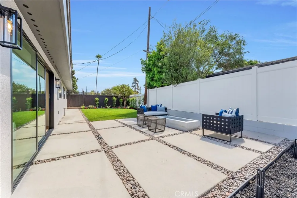 3064 Gibraltar Costa Mesa, CA 92626