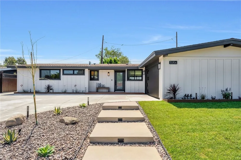 3064 Gibraltar Costa Mesa, CA 92626