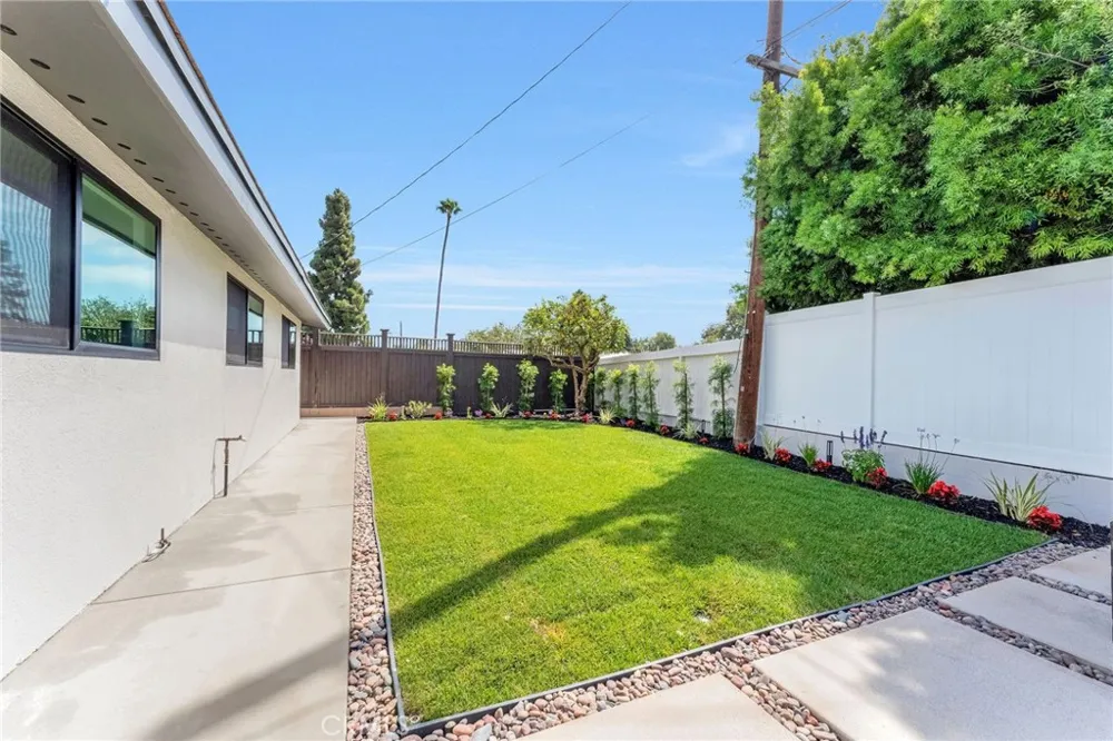 3064 Gibraltar Costa Mesa, CA 92626