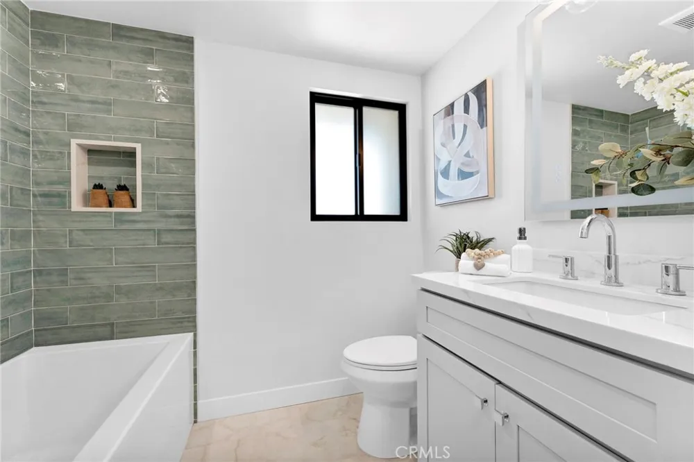 3064 Gibraltar Costa Mesa, CA 92626
